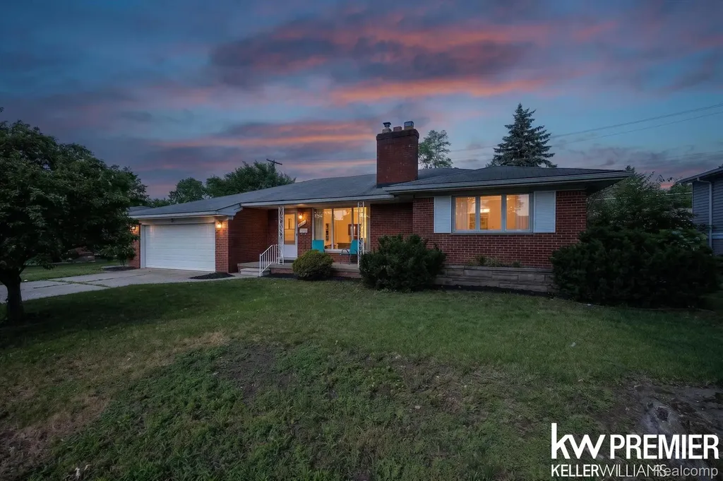 25734 Graceland Circle Dearborn Heights City MI 48125