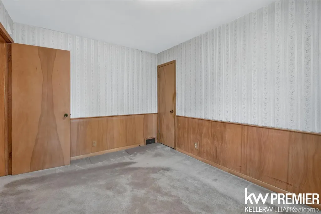 25734 Graceland Circle Dearborn Heights City MI 48125