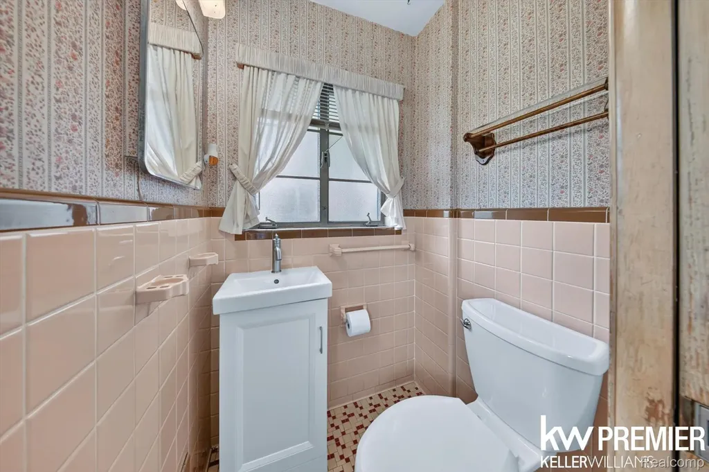 25734 Graceland Circle Dearborn Heights City MI 48125