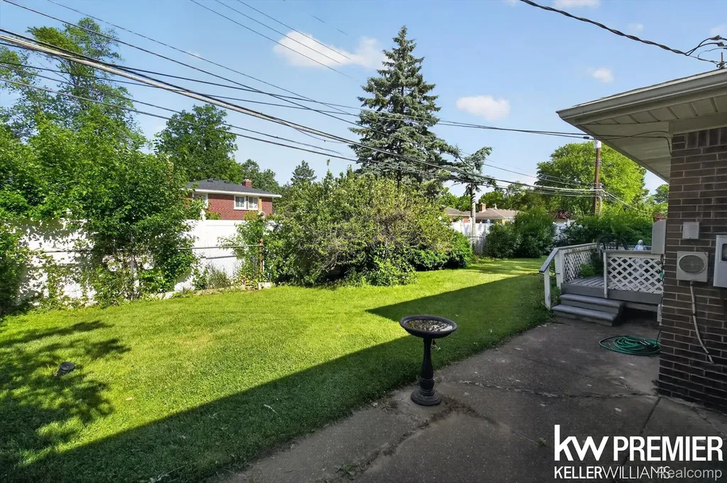 25734 Graceland Circle Dearborn Heights City MI 48125