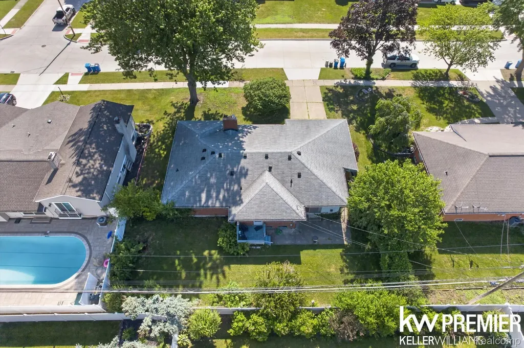 25734 Graceland Circle Dearborn Heights City MI 48125