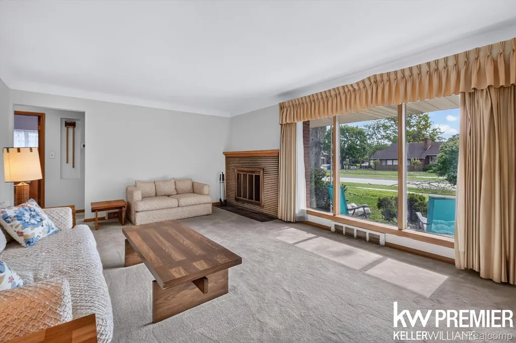 25734 Graceland Circle Dearborn Heights City MI 48125