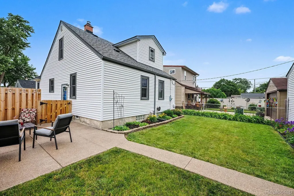 549 Park Drive Clawson City MI 48017