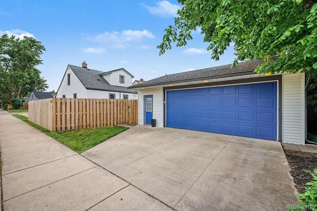 549 Park Drive Clawson City MI 48017