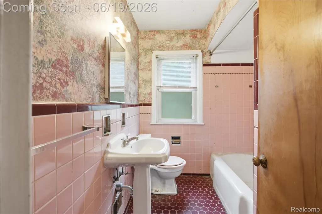 14154 Marion Redford Charter Township MI 48239