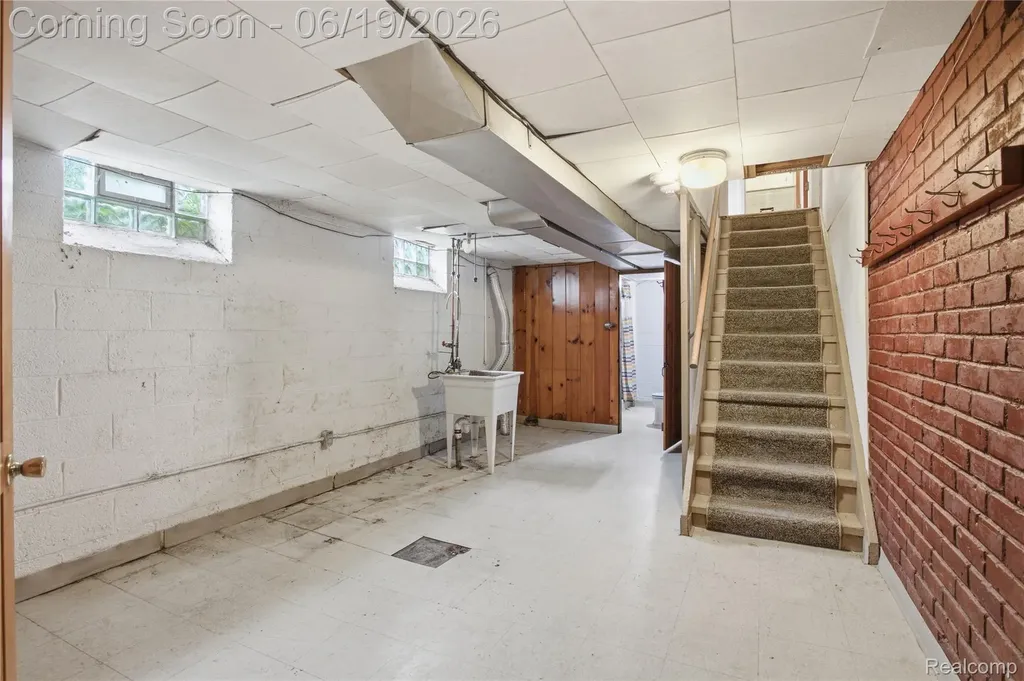 14154 Marion Redford Charter Township MI 48239