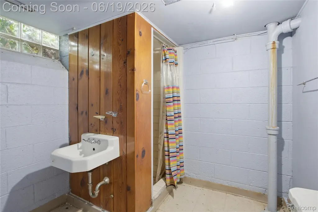14154 Marion Redford Charter Township MI 48239