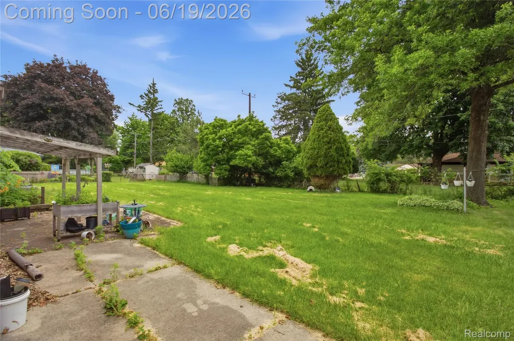 14154 Marion Redford Charter Township MI 48239