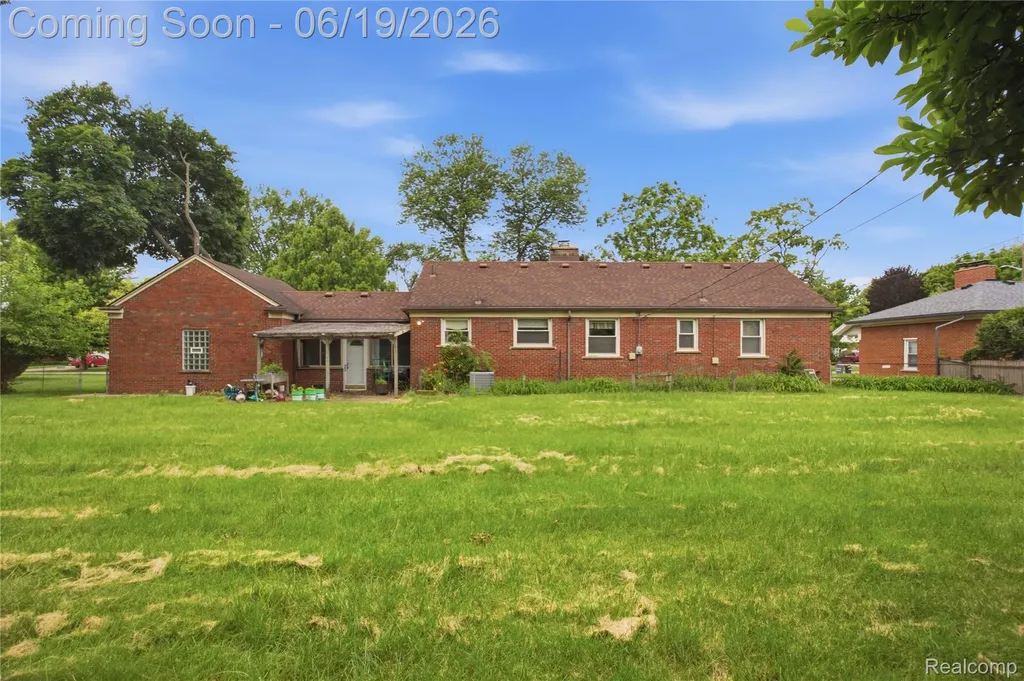 14154 Marion Redford Charter Township MI 48239
