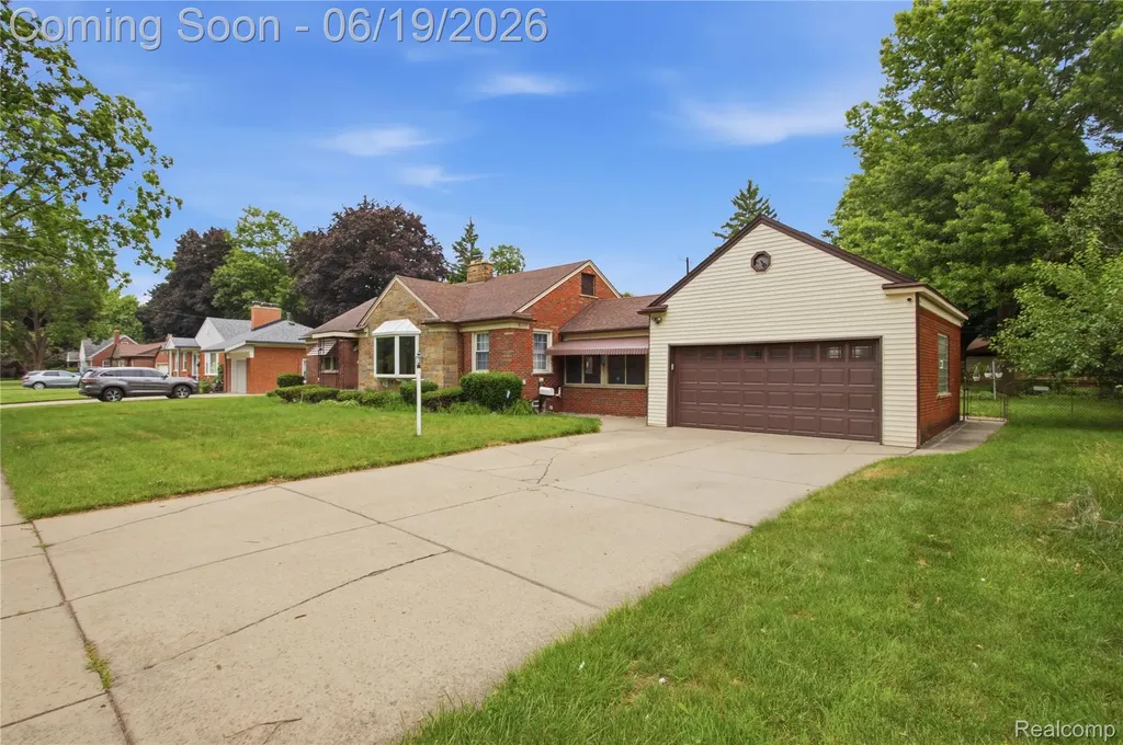 14154 Marion Redford Charter Township MI 48239