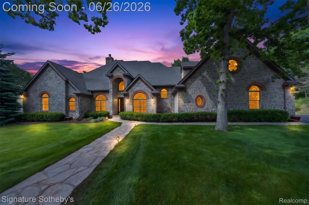900 Hill Hollow Lane Milford Village MI 48381