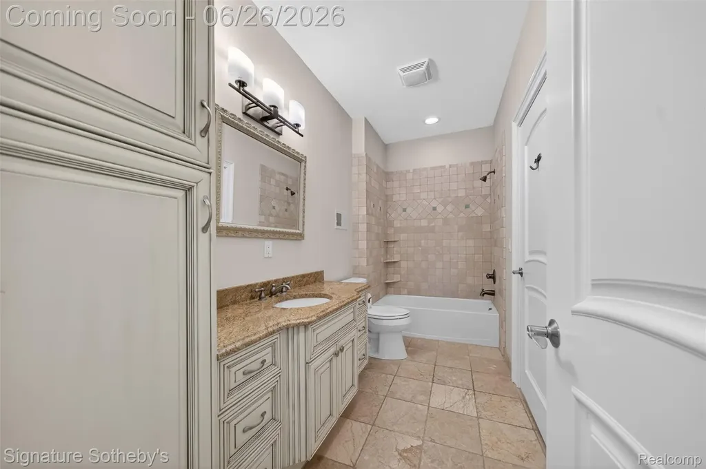 900 Hill Hollow Lane Milford Village MI 48381