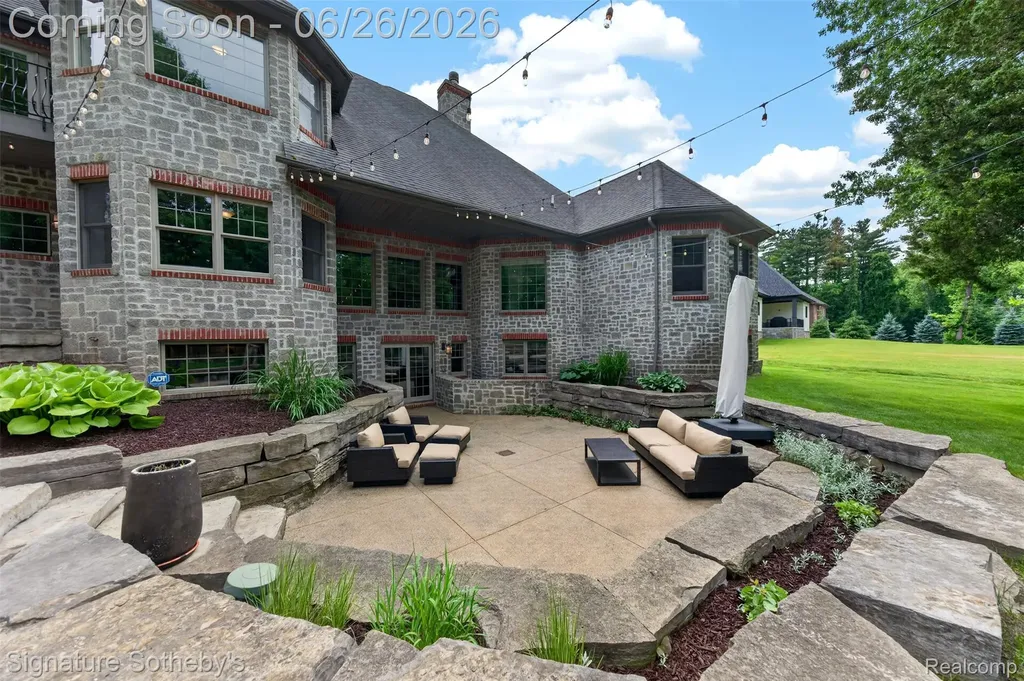 900 Hill Hollow Lane Milford Village MI 48381