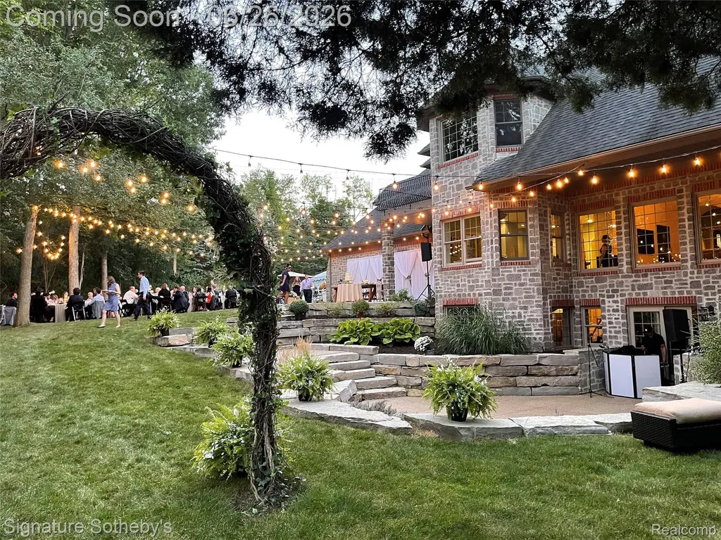 900 Hill Hollow Lane Milford Village MI 48381