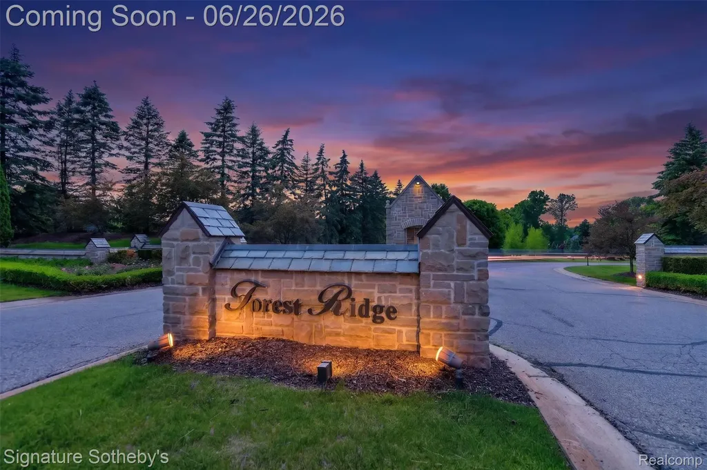 900 Hill Hollow Lane Milford Village MI 48381