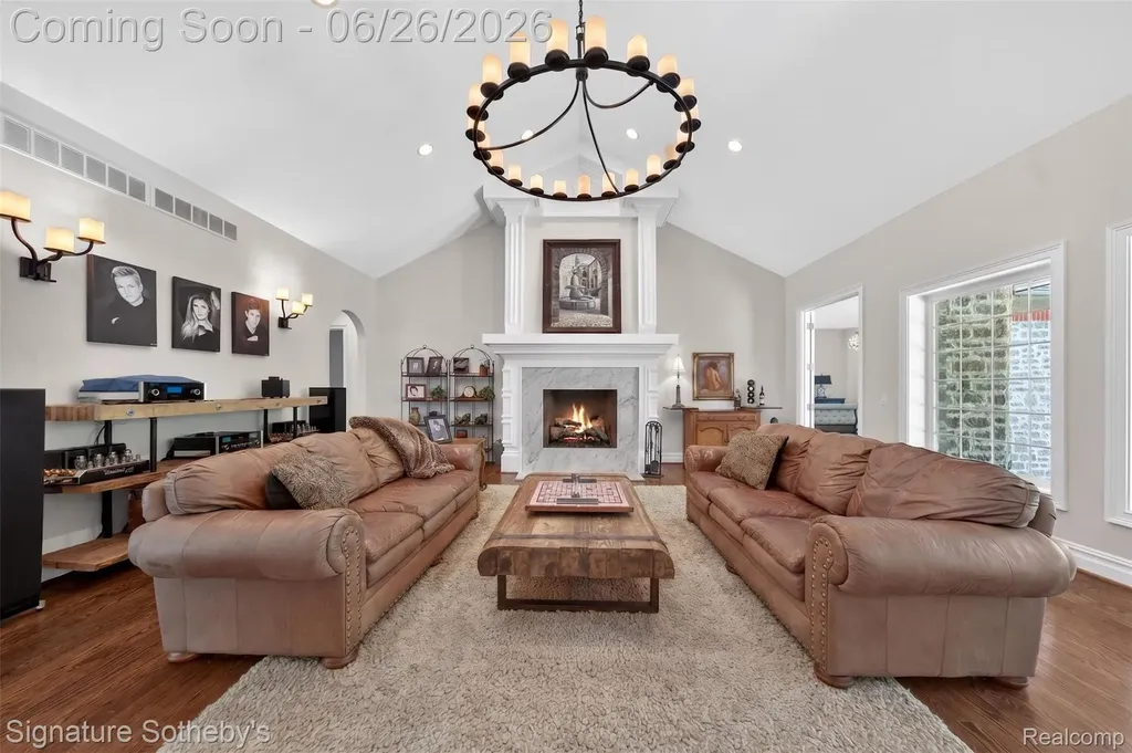 900 Hill Hollow Lane Milford Village MI 48381