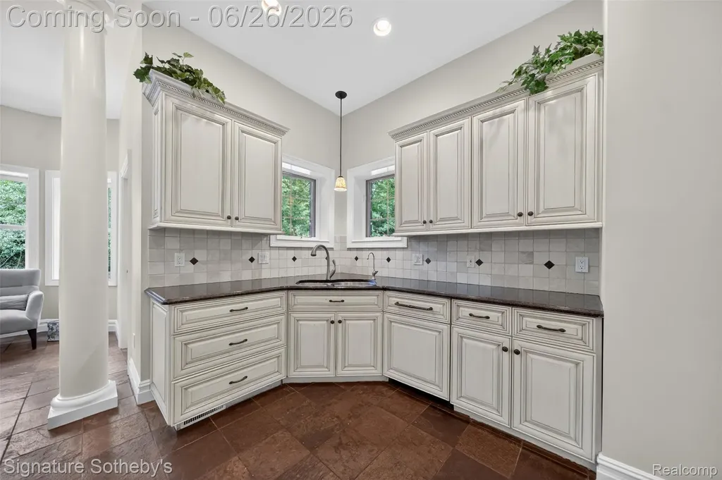 900 Hill Hollow Lane Milford Village MI 48381