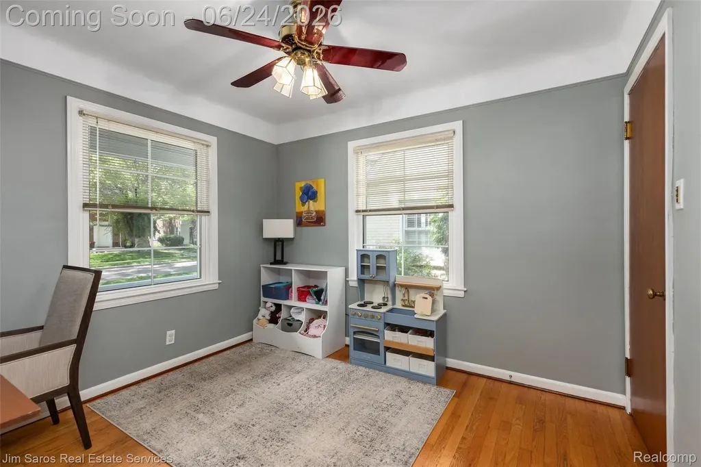 461 Allard Road Grosse Pointe Farms City MI 48236