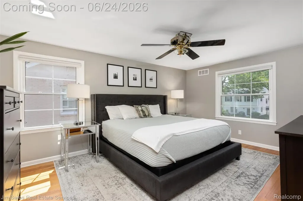 461 Allard Road Grosse Pointe Farms City MI 48236