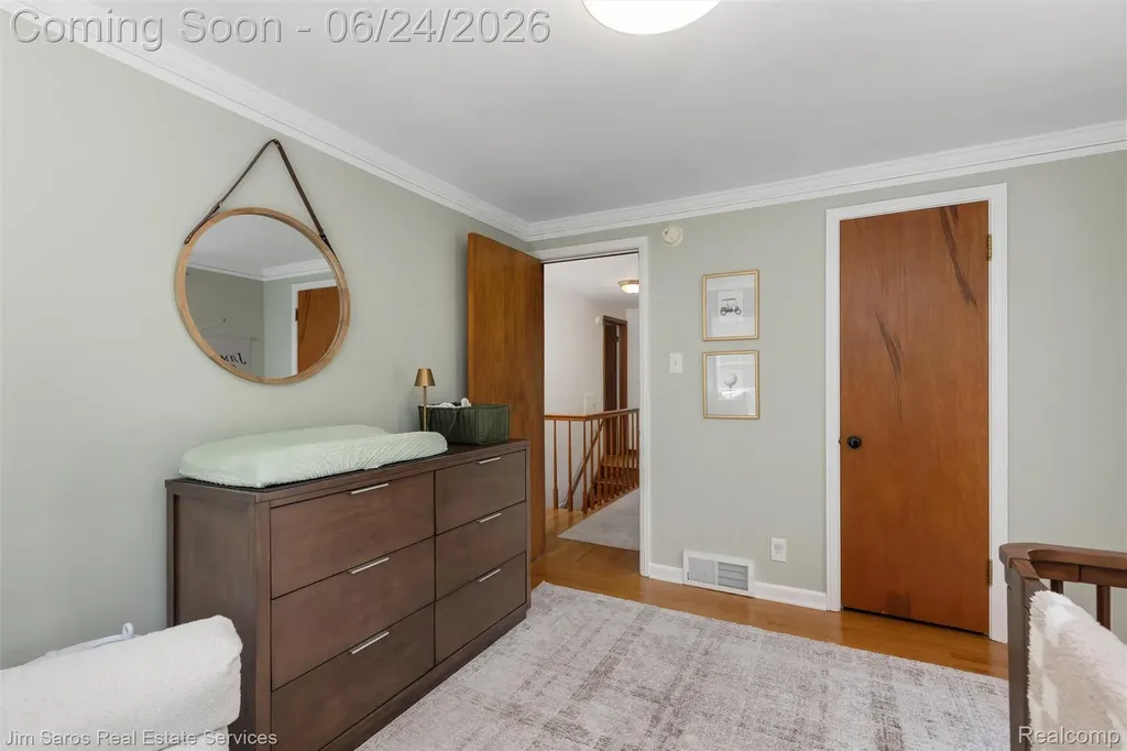 461 Allard Road Grosse Pointe Farms City MI 48236