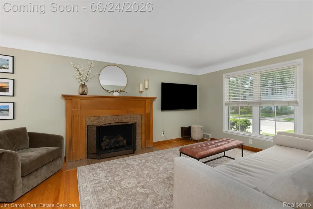 461 Allard Road Grosse Pointe Farms City MI 48236