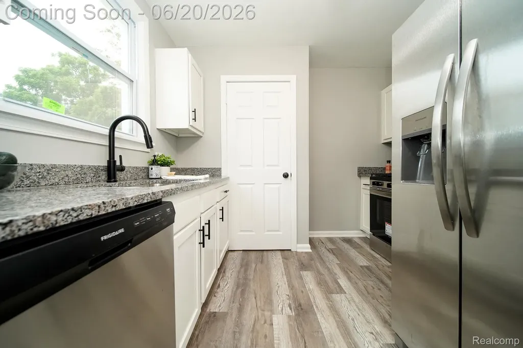 19551 Five Points Street Redford Charter Township MI 48240