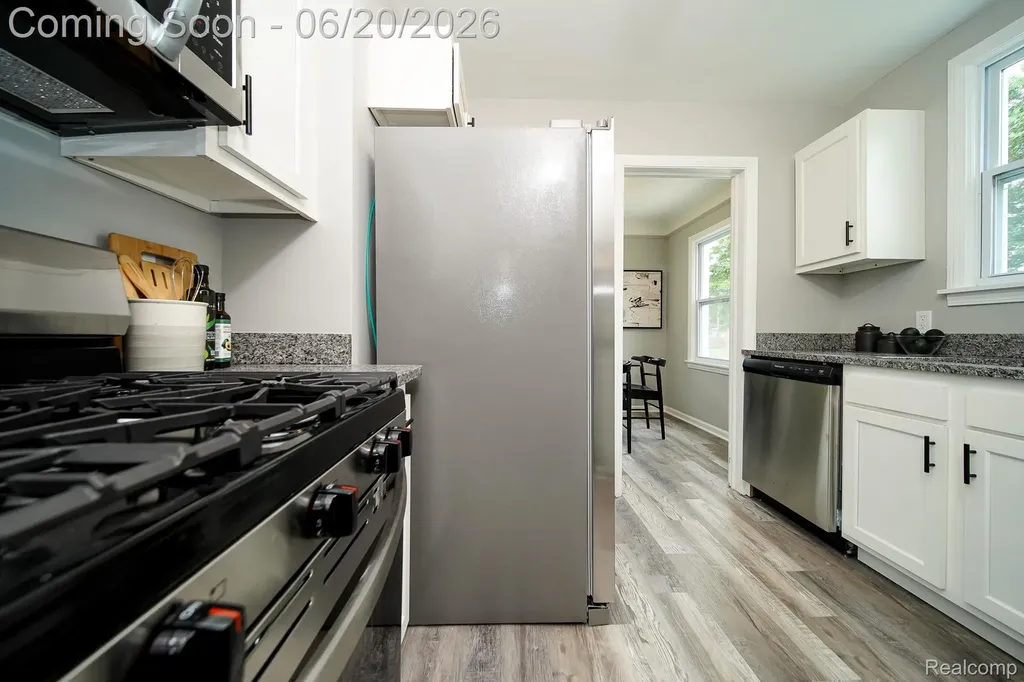 19551 Five Points Street Redford Charter Township MI 48240