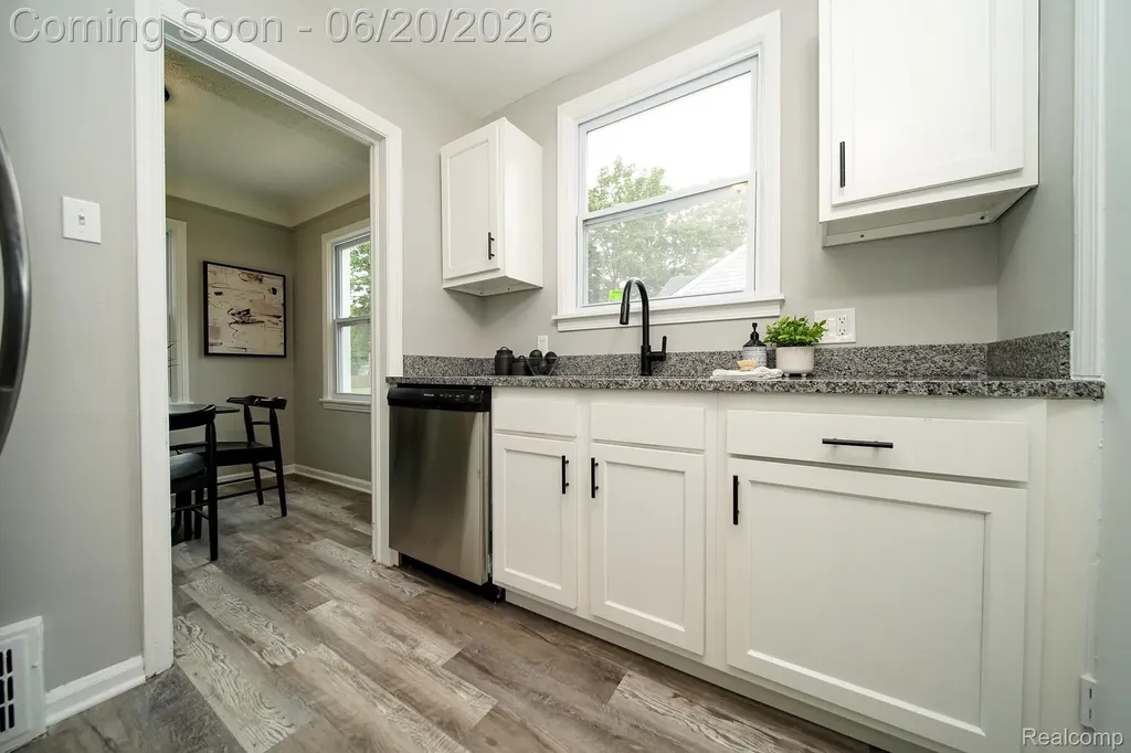 19551 Five Points Street Redford Charter Township MI 48240
