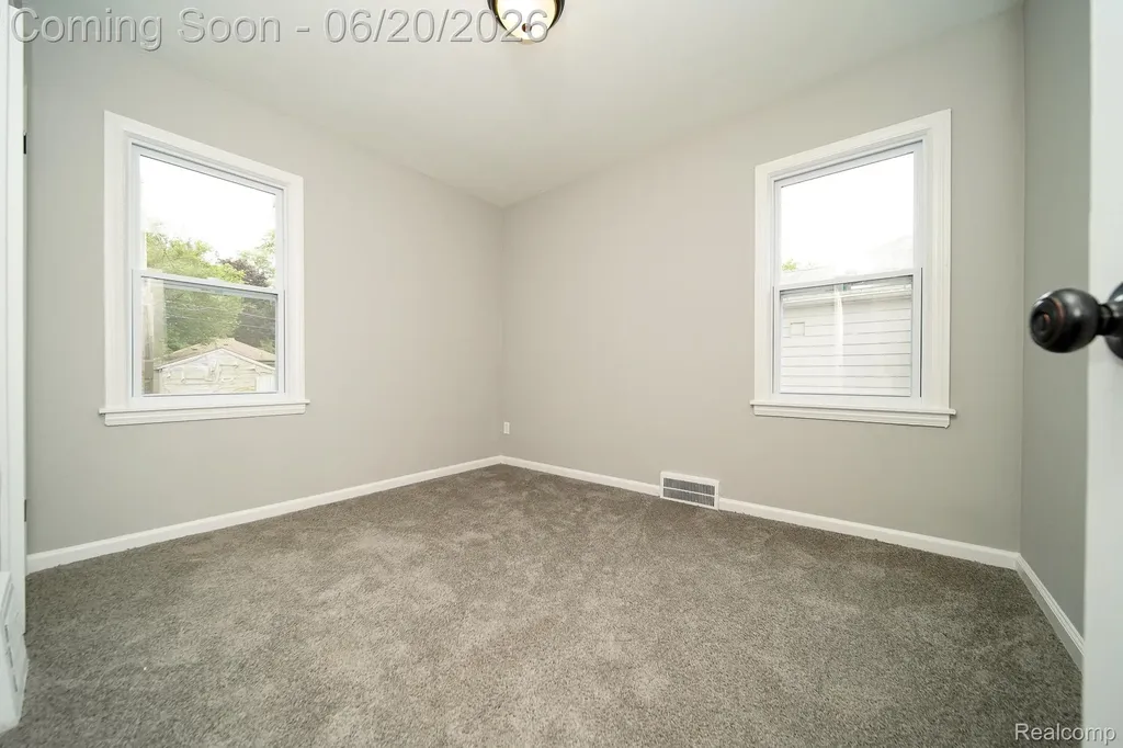 19551 Five Points Street Redford Charter Township MI 48240