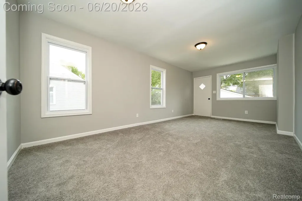 19551 Five Points Street Redford Charter Township MI 48240