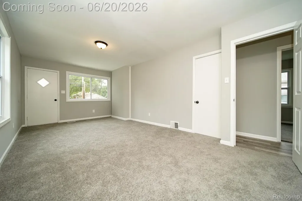19551 Five Points Street Redford Charter Township MI 48240
