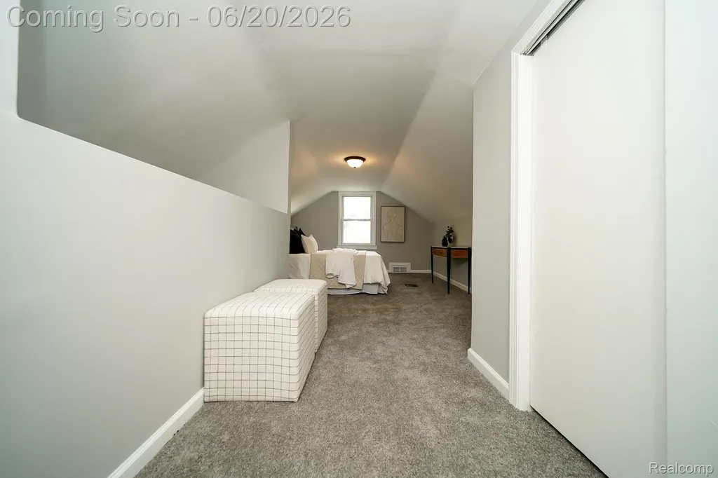 19551 Five Points Street Redford Charter Township MI 48240