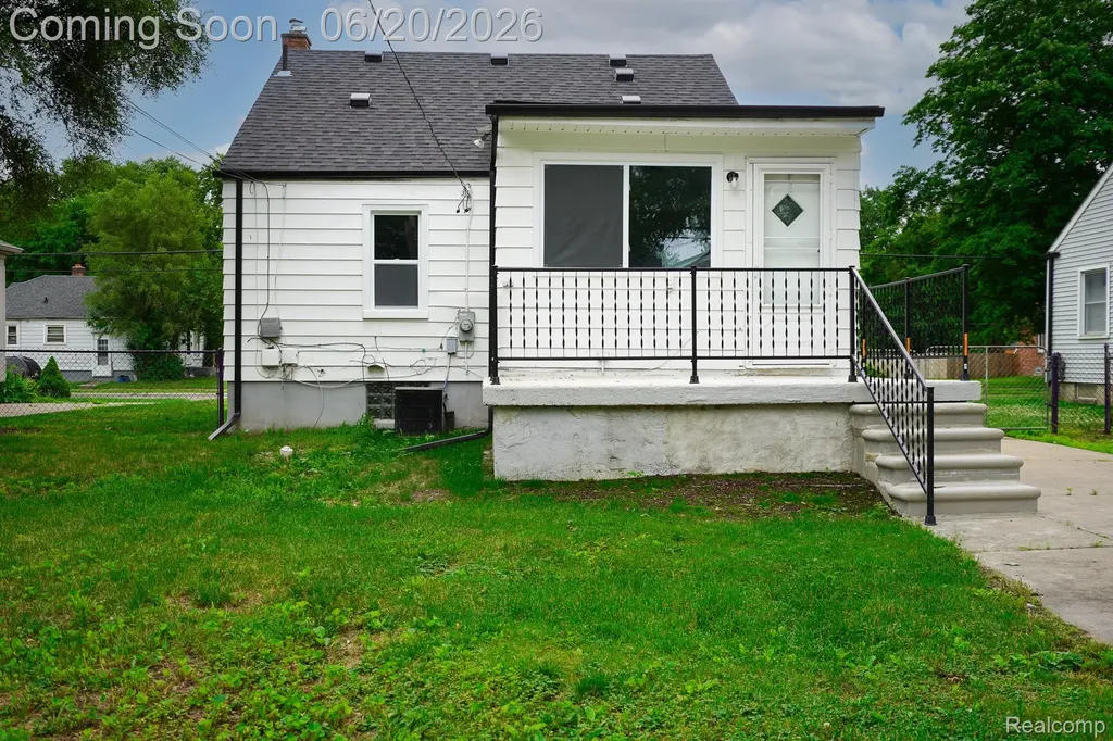 19551 Five Points Street Redford Charter Township MI 48240