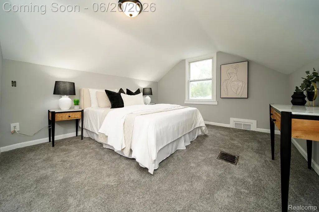 19551 Five Points Street Redford Charter Township MI 48240