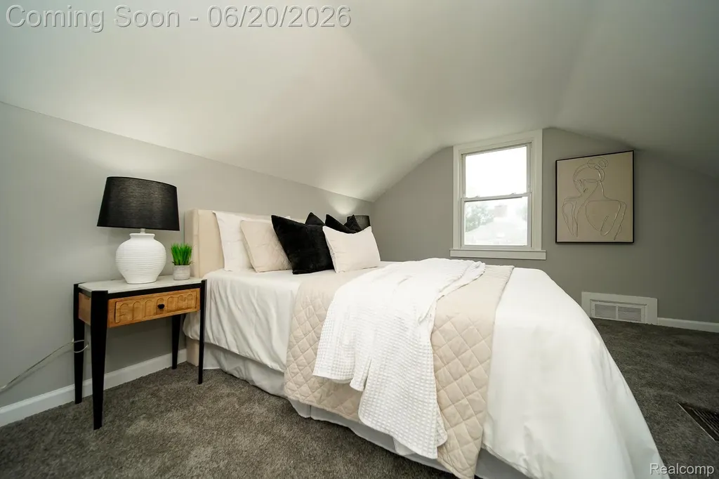 19551 Five Points Street Redford Charter Township MI 48240