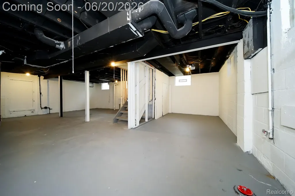 19551 Five Points Street Redford Charter Township MI 48240