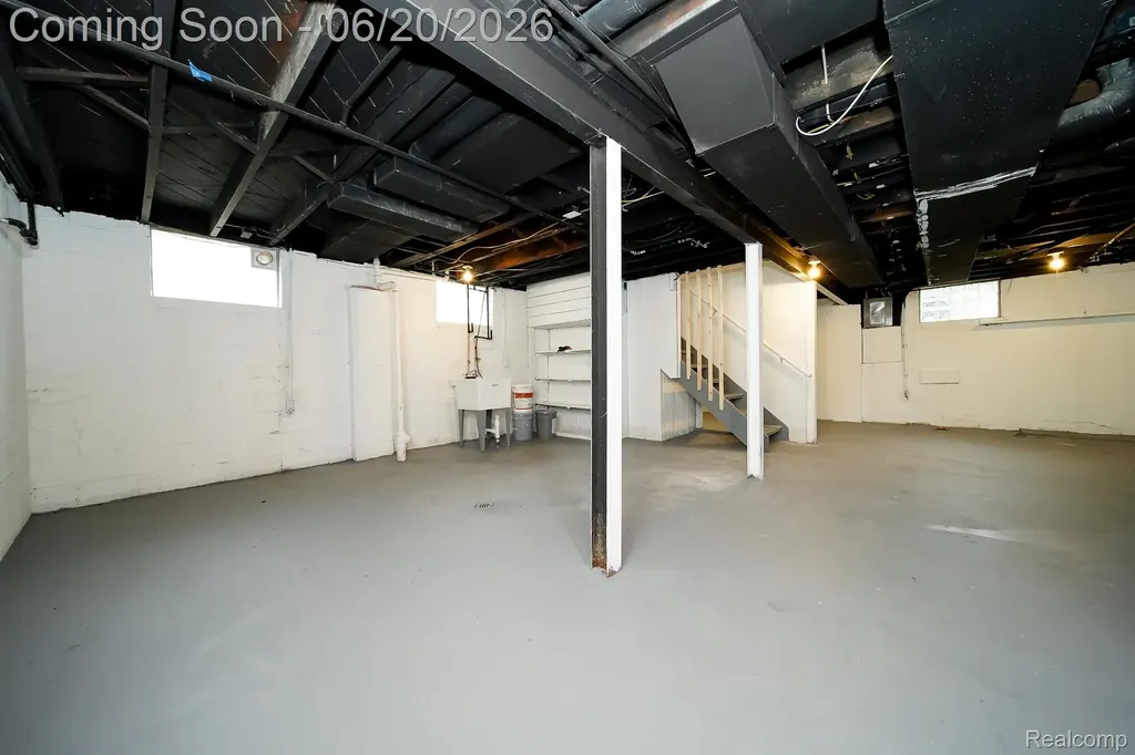 19551 Five Points Street Redford Charter Township MI 48240