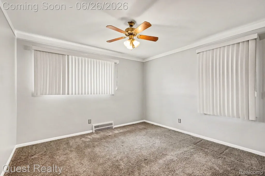 25074 Waldorf Street Roseville City MI 48066