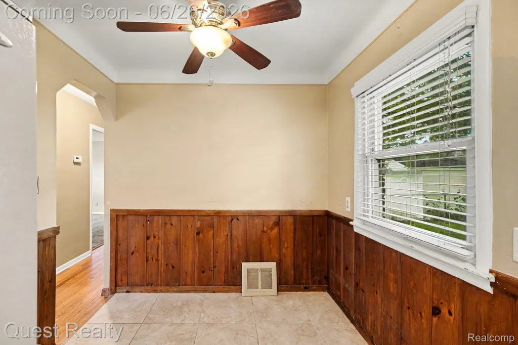 25074 Waldorf Street Roseville City MI 48066
