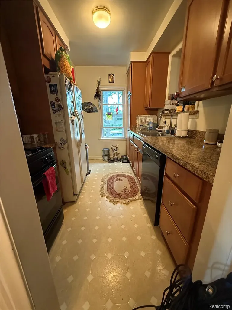 4260 Cooper Avenue Royal Oak City MI 48073