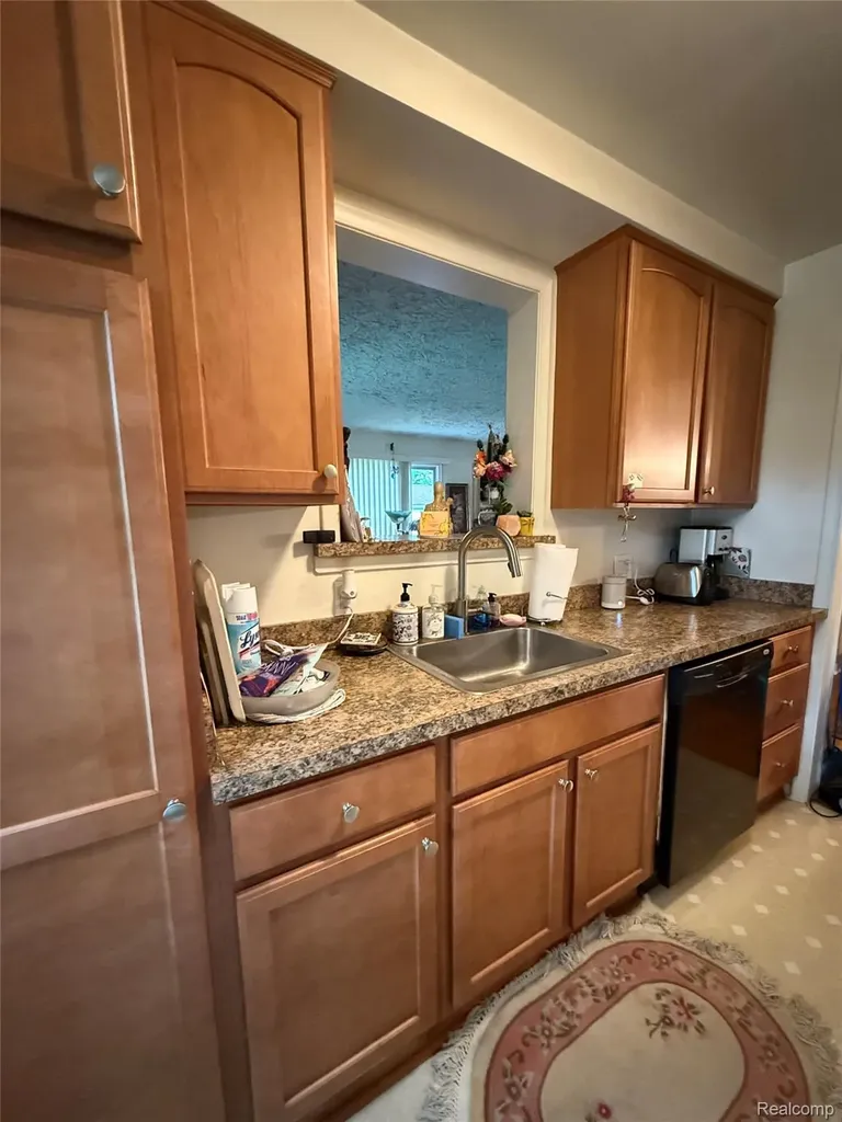 4260 Cooper Avenue Royal Oak City MI 48073