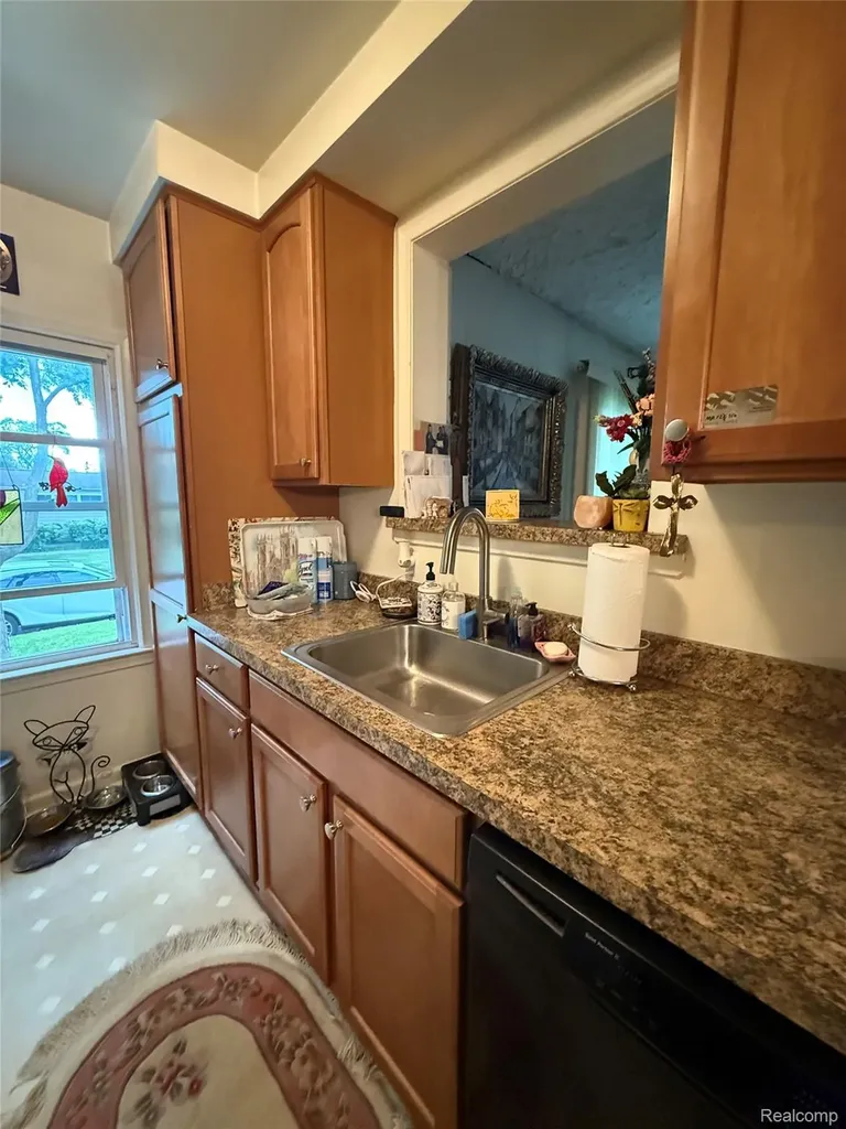 4260 Cooper Avenue Royal Oak City MI 48073