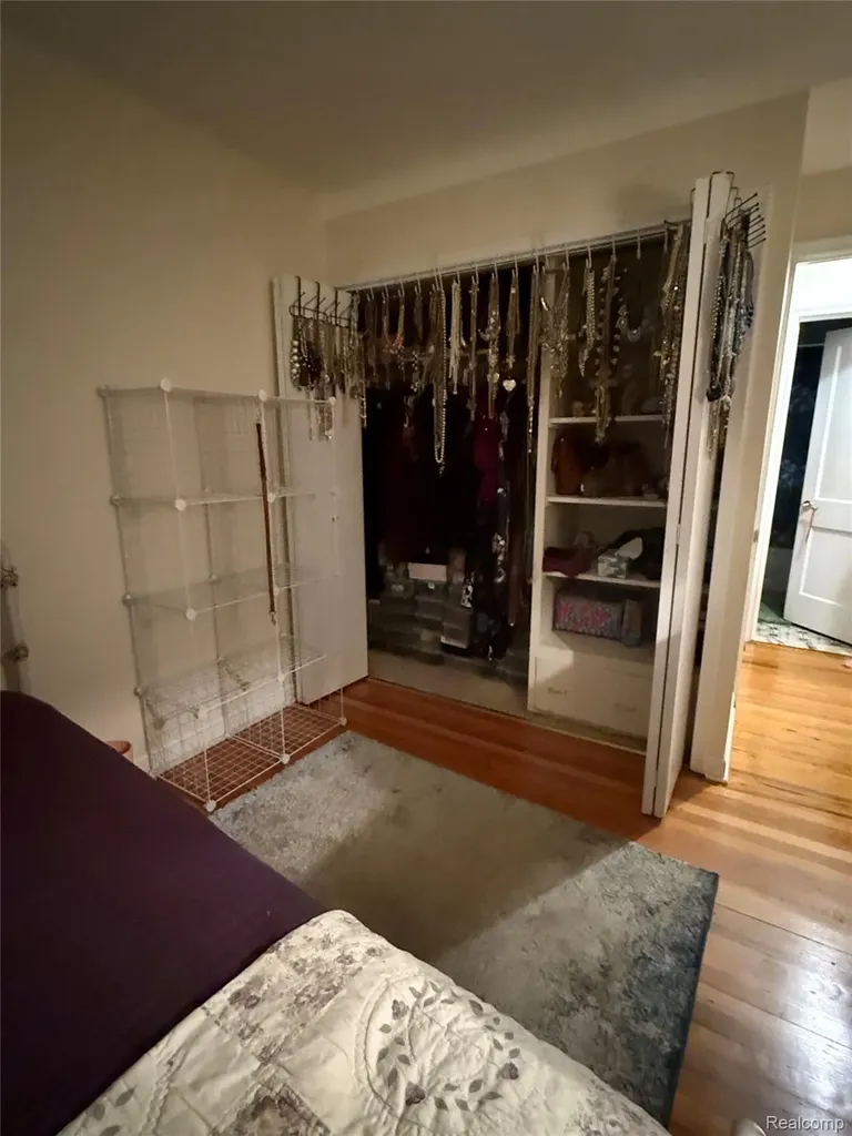4260 Cooper Avenue Royal Oak City MI 48073