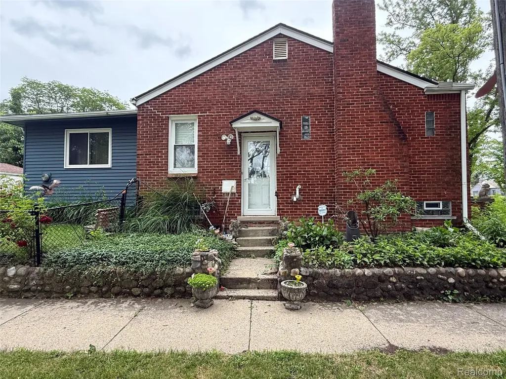 4260 Cooper Avenue Royal Oak City MI 48073