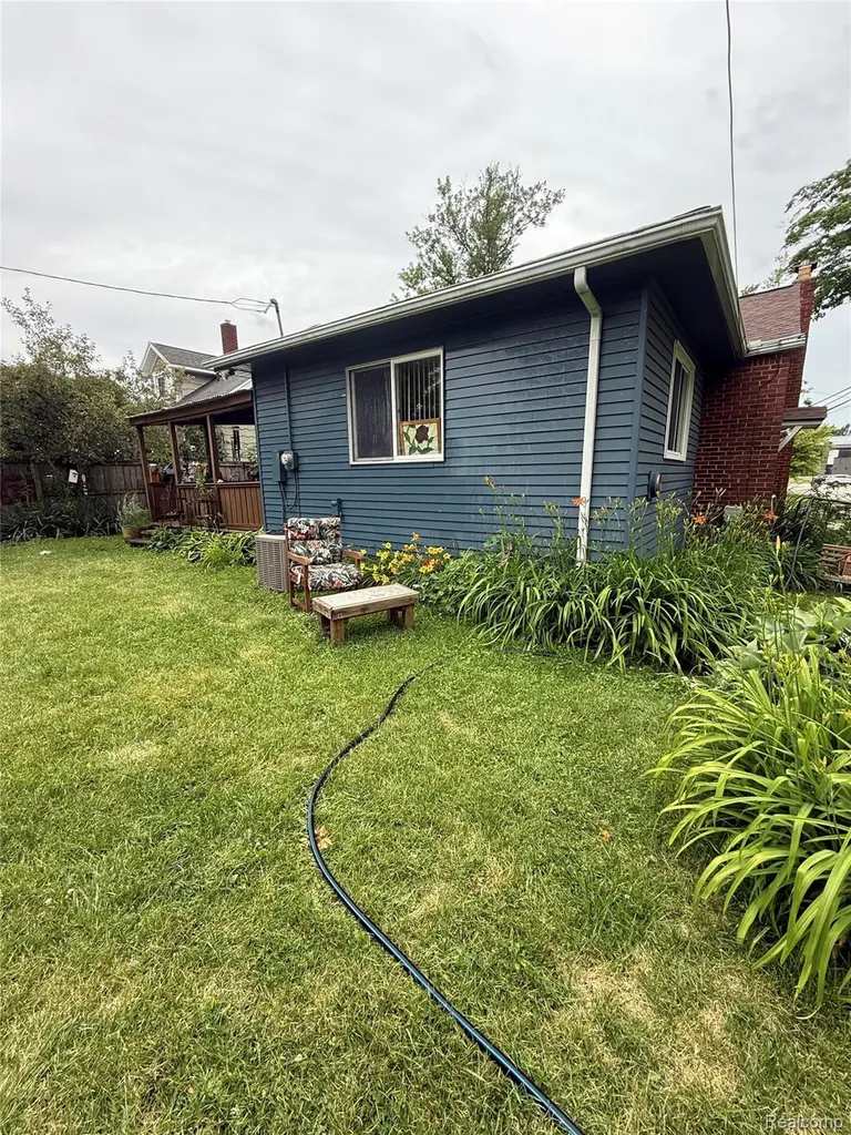 4260 Cooper Avenue Royal Oak City MI 48073