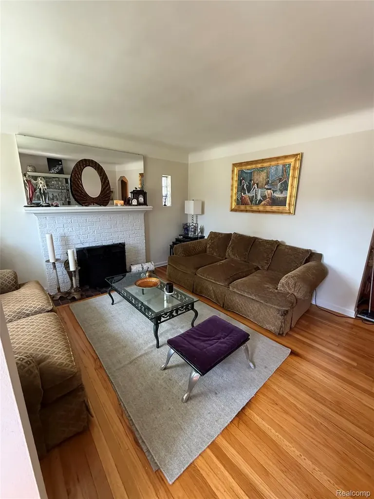 4260 Cooper Avenue Royal Oak City MI 48073