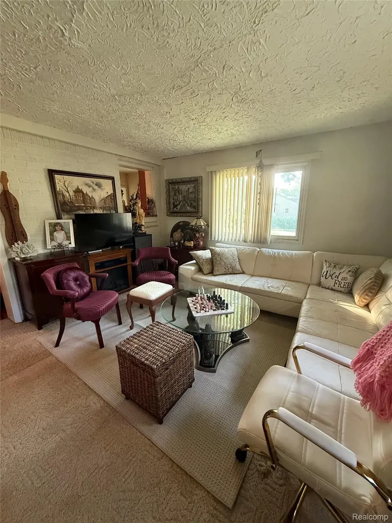 4260 Cooper Avenue Royal Oak City MI 48073