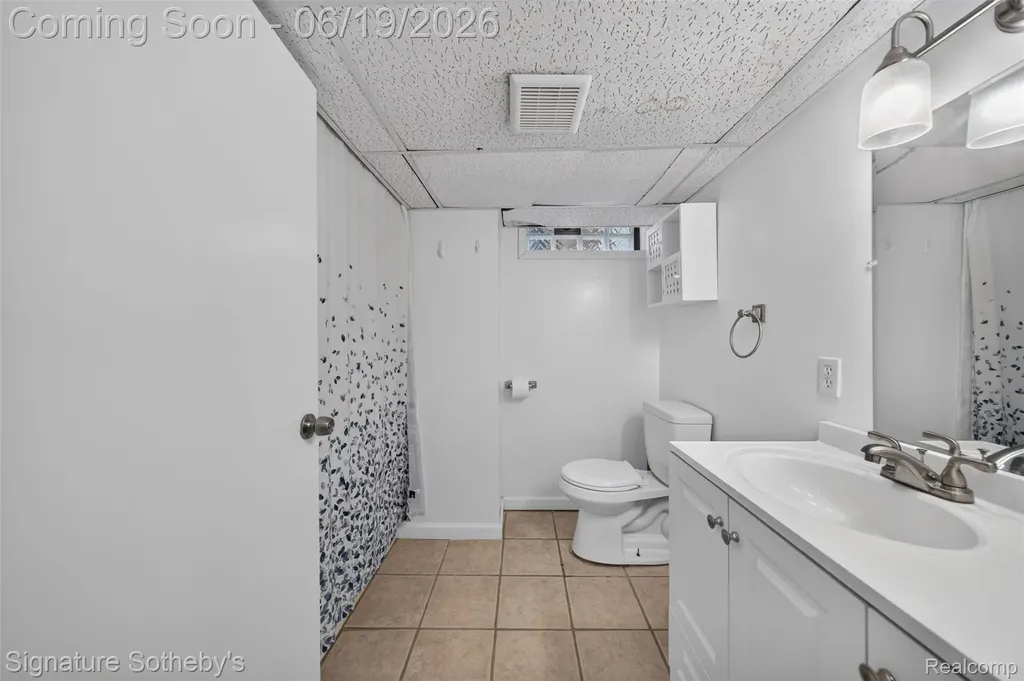 125 S Kenwood Avenue Royal Oak City MI 48067
