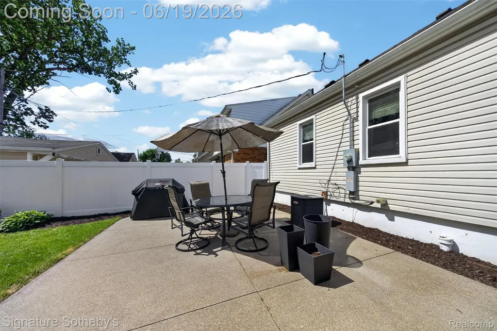 125 S Kenwood Avenue Royal Oak City MI 48067