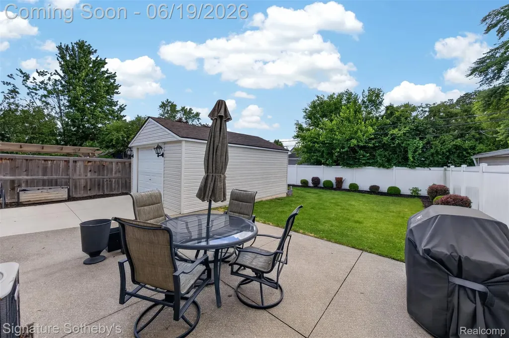 125 S Kenwood Avenue Royal Oak City MI 48067